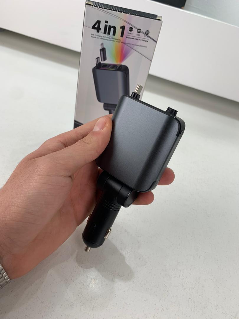 شاحن سيارة 4-في-1 بقدرة 120 واط — رأس دوّار، شحن سريع USB/Type-C مع منافذ متعددة